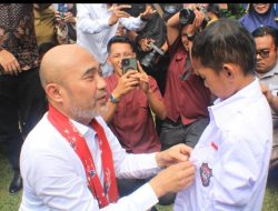 Tepati janji kampanye, Bupati Bungo H. Dedy Putra Lounching seragam sekolah.