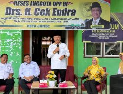 Cek Endra Serahkan Motor Roda Tiga KLHK: Warga Pematang Sulur Soroti Erosi Sungai Ancam Kuburan